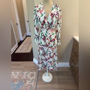 Floral V-Neck Long Sleeve Dress
